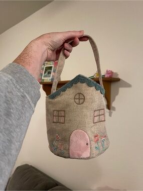 Mon Ami Cottage Easter Basket